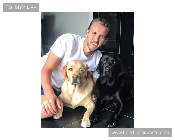 世界足球球星与他们的爱犬排名揭秘 哪位球员的宠物最具魅力 世界足球球星与他们的爱犬排名揭秘 哪位球员的宠物最具魅力