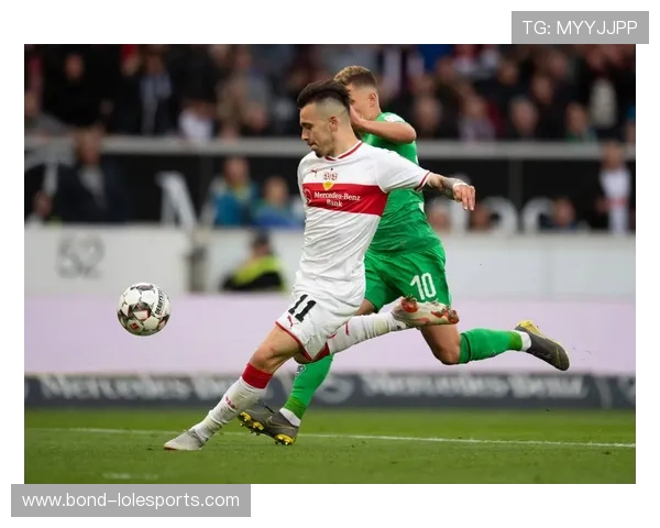 身高超过一米八的足球球星盘点 足坛巨人如何影响比赛走势 身高超过一米八的足球球星盘点 足坛巨人如何影响比赛走势